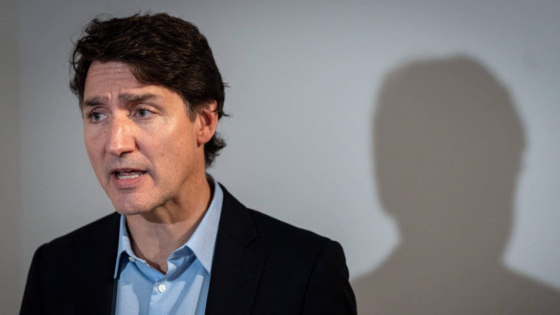 Majority of Canadians want fewer new immigrants accepted moving forward: poll