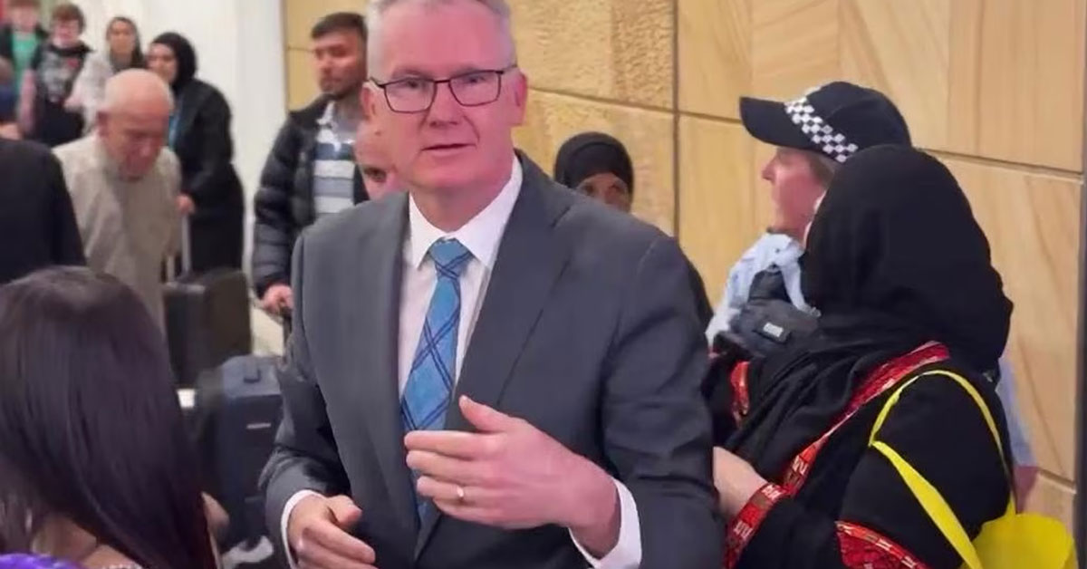 Tony Burke BLASTED over stunt greeting Gazans at airport