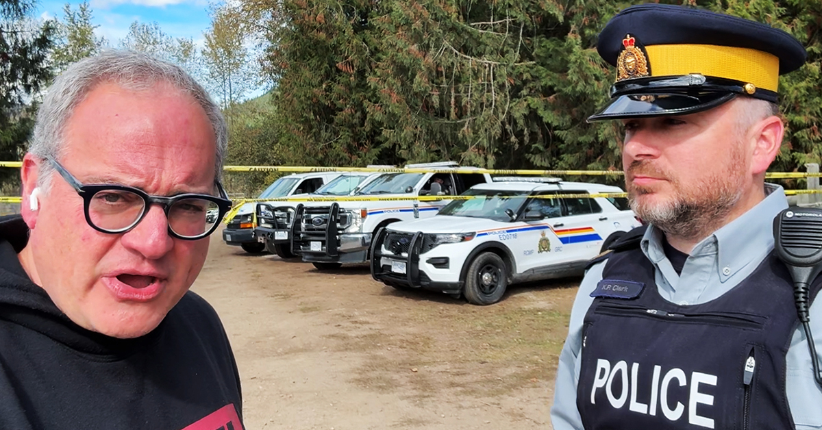 Ezra Levant questions RCMP authority at Universal Ostrich Farms