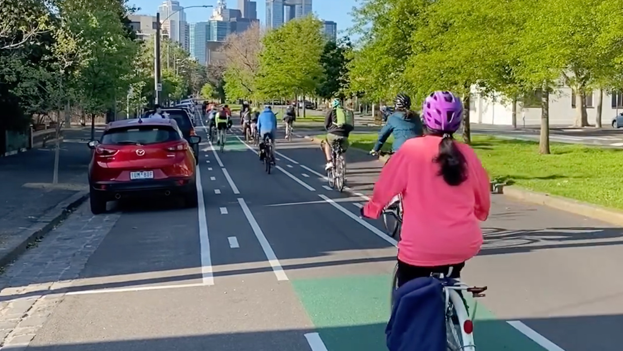 Victorian Greens pledge $2b bike 'superhighways'