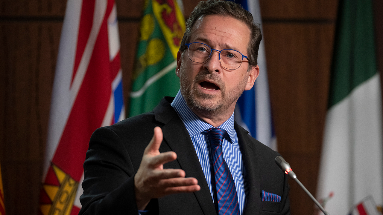 Blanchet supports Alberta's Sovereignty Act as long as oil isn't part of the equation