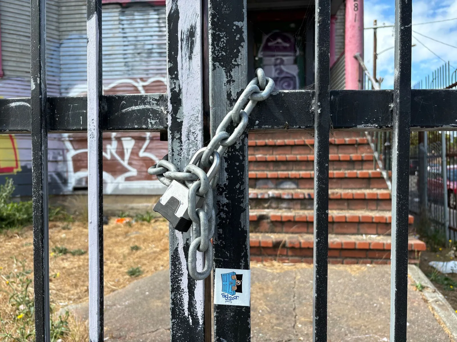 Man hired to kick squatters out of empty Oakland homes