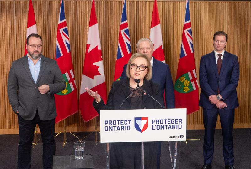  Lana Payne demande que des mesures soient prises concernant les importations de véhicules électriques fabriqués en Chine