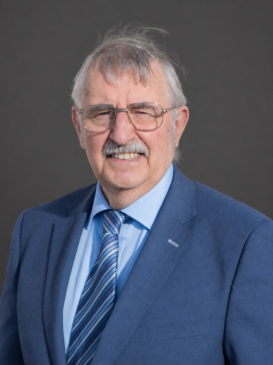 Alan Chambers MLA