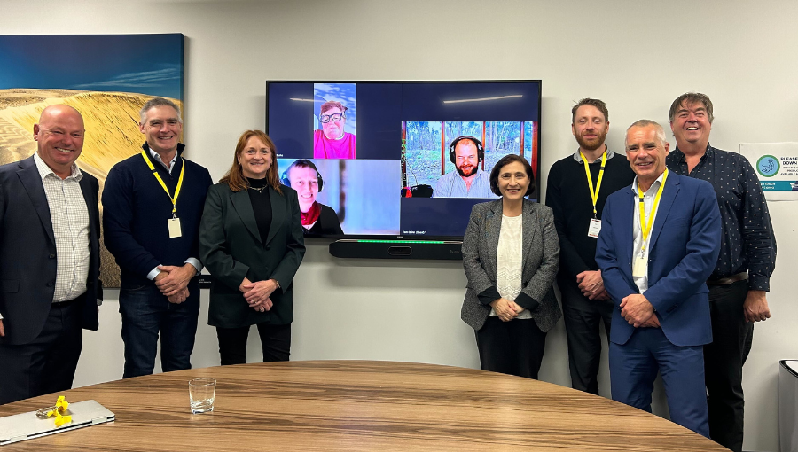 Community leaders in Western VIC talk transmission with Energy Minister D'Ambrosio