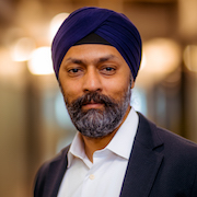 Davinder_180x180.jpg